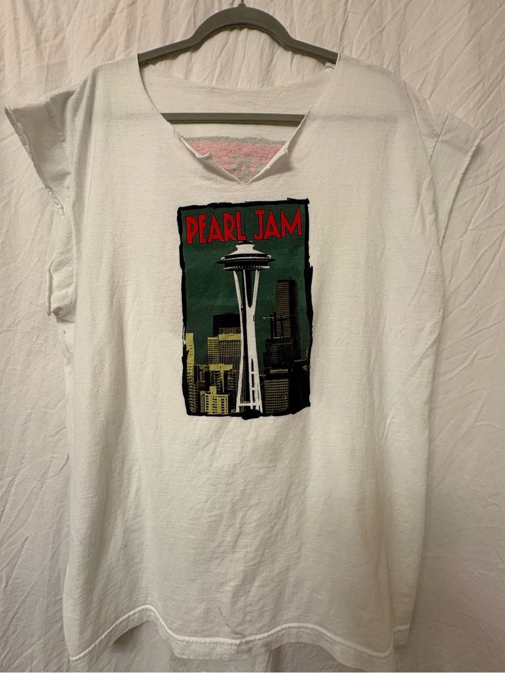 Pearl Jam concert for homelessness T-shirt. Men’s size XL.
